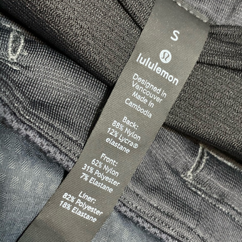 Lululemon Men’s Shorts Small Nylon Lycra 7” Inseam